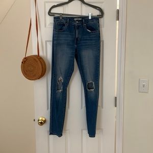 Levi’s 721 High Rise Skinny Jean